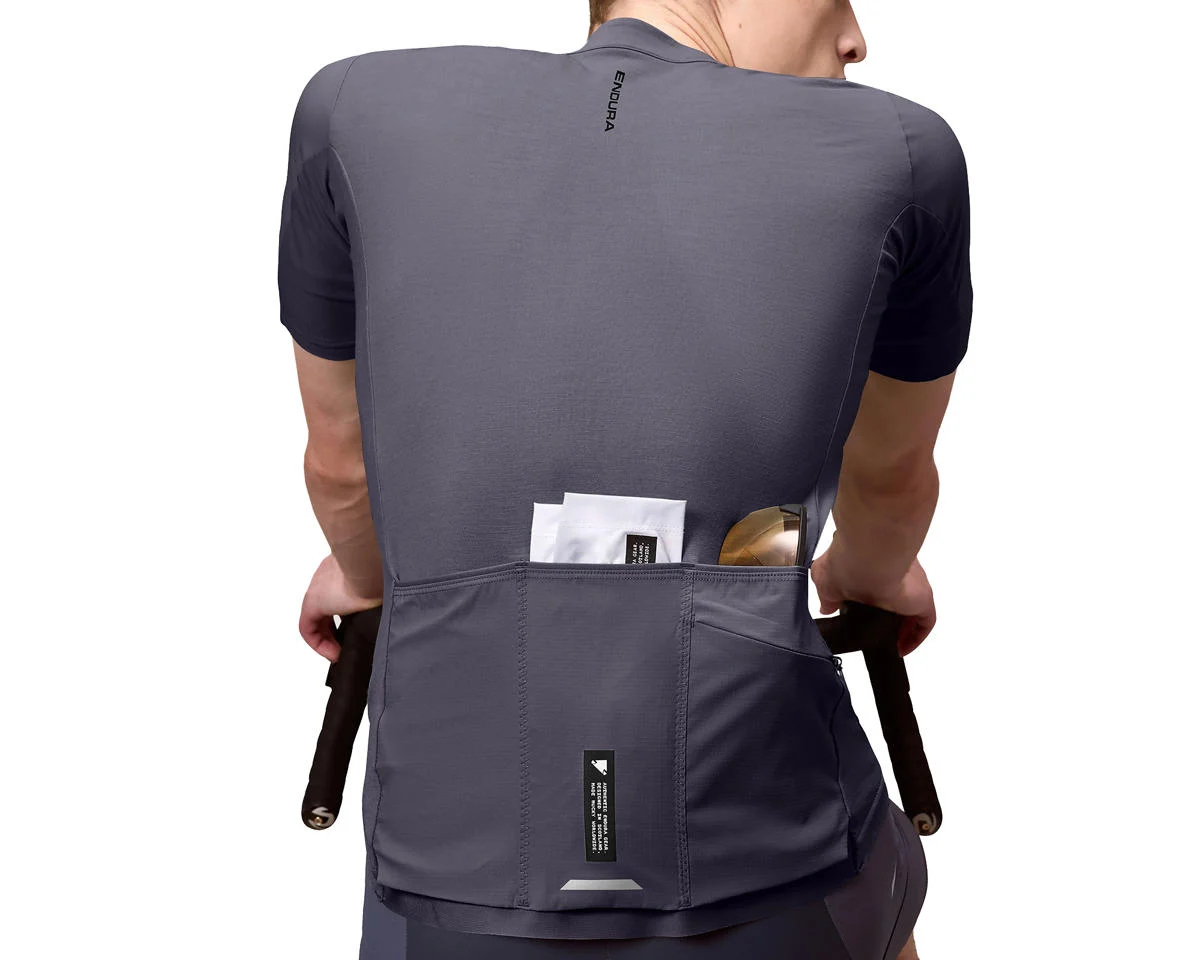 Endura AllTrack Ride Short Sleeve Jersey (Carbon Grey) (L)