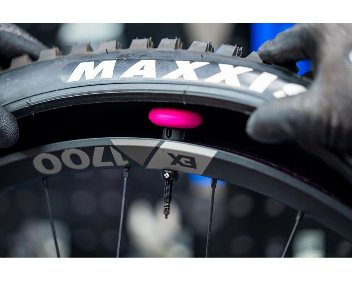 Muc-Off Stealth Tubeless Valve Tag Holder (Black/Pink)