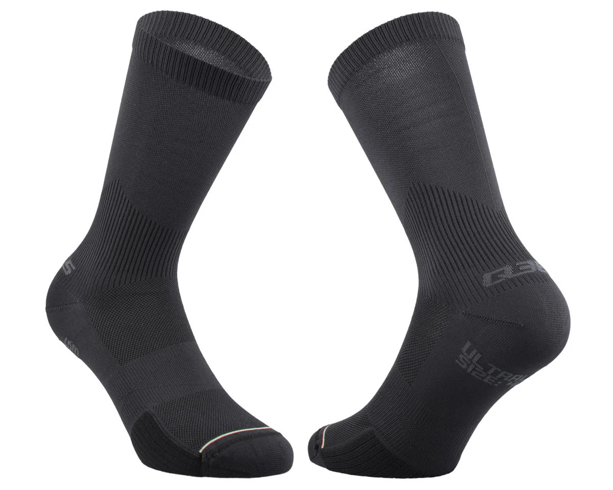 Q36.5 Ultra Long Socks (Black) (36-39)